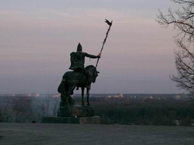 Памятник в Брянске. Фото с сайта snlgallery.ru (c) Памятник в Брянске. Фото с сайта snlgallery.ru (c)