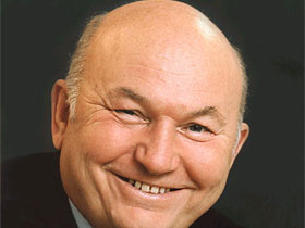 Лужков. Фото v2003.msk.ru (с) Лужков. Фото v2003.msk.ru (с)