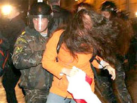 Задержание активистов в Минске. Фото сайта Lenta.Ru Задержание активистов в Минске. Фото сайта Lenta.Ru