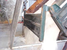 Поваренная соль. Фото с сайта hleb.net (с) Поваренная соль. Фото с сайта hleb.net (с)