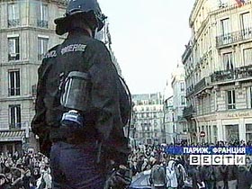 Студенческие волнения во Франции. Кадр "Вестей" (с) Студенческие волнения во Франции. Кадр "Вестей" (с)