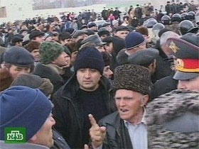 Беспорядки в дагестанском селе Коркмаскала. Кадр НТВ Беспорядки в дагестанском селе Коркмаскала. Кадр НТВ