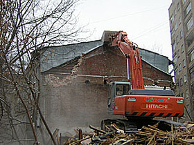 Снос дома. Фото с сайта 3t.nm.ru (С) Снос дома. Фото с сайта 3t.nm.ru (С)