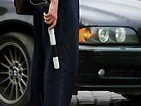 Жезл регулировщика. Фото "Новой газеты" Жезл регулировщика. Фото "Новой газеты"