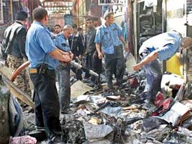 На месте взрыва на Черкизовскокм рынке. Фото AFP (c) На месте взрыва на Черкизовскокм рынке. Фото AFP (c)