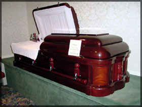 Гроб. Фото: newslab.ru (с) Гроб. Фото: newslab.ru (с)