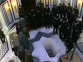 Склеп, где похоронен Сапармурат Ниязов. Кадр НТВ (с) Склеп, где похоронен Сапармурат Ниязов. Кадр НТВ (с)