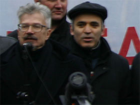 Гарри Каспаров и Эдуард Лимонов. Фото Каспарова.Ru (c) Гарри Каспаров и Эдуард Лимонов. Фото Каспарова.Ru (c)