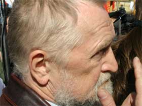 Юлий Рыбаков на "Марше несогласных" в Петербурге 15 апреля 2007 года. Фото Каспаров.Ru(с) Юлий Рыбаков на "Марше несогласных" в Петербурге 15 апреля 2007 года. Фото Каспаров.Ru(с)