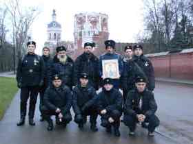 Хоругвеносцы. Фото сайта pycckie.org Хоругвеносцы. Фото сайта pycckie.org