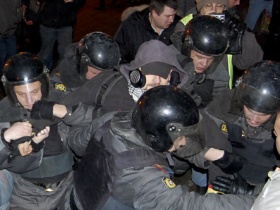 Задержание на пикете. Фото: Лариса Верчинова Задержание на пикете. Фото: Лариса Верчинова