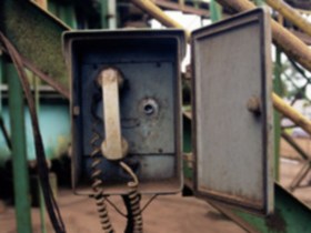 Телефон. Фото с сайта photos.com Телефон. Фото с сайта photos.com