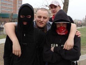 Активисты движения Антифа. Фото с сайта imageshack.us Активисты движения Антифа. Фото с сайта imageshack.us