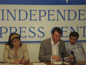 Хеда Саратова, Магомед Хазбиев, Калой Ахильгов. Фото: Евгении Масловой Хеда Саратова, Магомед Хазбиев, Калой Ахильгов. Фото: Евгении Масловой