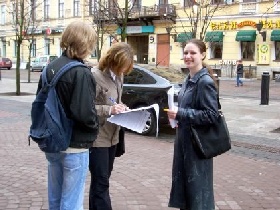 Сбор подписей с требованием соблюдать права человека в психиатрических учреждениях. Фото Собкор®ru Сбор подписей с требованием соблюдать права человека в психиатрических учреждениях. Фото Собкор®ru
