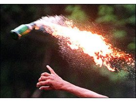 "Коктейль Молотова". Фото: commondreams.org