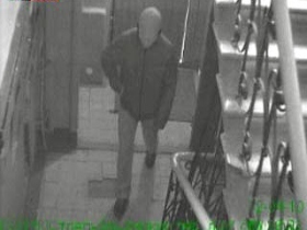 Кадр записи видеокамеры, установленной в подъезде Чувашова. Источник: www.image.newsru.com Кадр записи видеокамеры, установленной в подъезде Чувашова. Источник: www.image.newsru.com