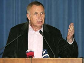 Андрей Смирнов. Фото: www.radiomayak.ru Андрей Смирнов. Фото: www.radiomayak.ru