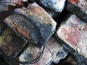 Кирпичи. Фото с сайта: http://www.photosight.ru/photos/1537631/?from_member Кирпичи. Фото с сайта: http://www.photosight.ru/photos/1537631/?from_member