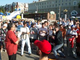 Собрание свободных граждан Омска, фото Татьяны Ильиной, Каспаров.Ru Собрание свободных граждан Омска, фото Татьяны Ильиной, Каспаров.Ru