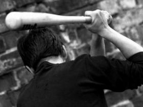 Избиение битой, фото с сайта news.mail.ru Избиение битой, фото с сайта news.mail.ru