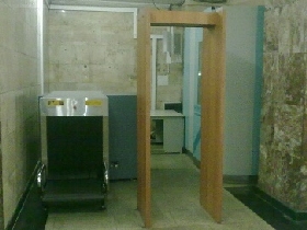 Система безопасности на станции метро "Охотный ряд". Фото РСН. Система безопасности на станции метро "Охотный ряд". Фото РСН.