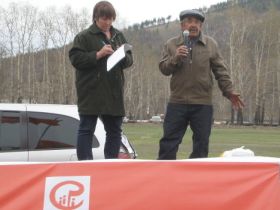 Митинг в Петровске-Забайкальском, фото Марины Савватеевой, Каспаров.Ru Митинг в Петровске-Забайкальском, фото Марины Савватеевой, Каспаров.Ru