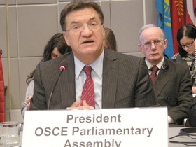 Петрос Эфтимиу. Фото с сайта www.ru.apa.az