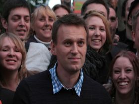 Алексей Навальный на Арбате. Фото Каспарова.Ru Алексей Навальный на Арбате. Фото Каспарова.Ru