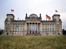 Бундестаг. Фото с сайта rencentre.com Бундестаг. Фото с сайта rencentre.com