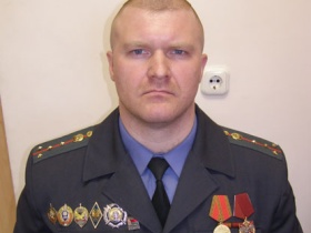 Офицер белорусской милиции Сергей Макар. Фото: nv-online.info