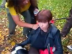 Екатерина Зайцева после удара дубинкой. Фото с сайта newsru.com Екатерина Зайцева после удара дубинкой. Фото с сайта newsru.com