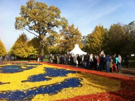 Шатры для голосования на Трубной площади. Фото из "Твиттера" Рустема Адагамова @adagamov Шатры для голосования на Трубной площади. Фото из "Твиттера" Рустема Адагамова @adagamov