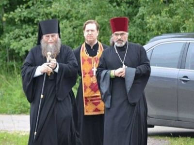 Нил (слева) и его Лексус. Фото из блога scadar.livejournal.com Нил (слева) и его Лексус. Фото из блога scadar.livejournal.com