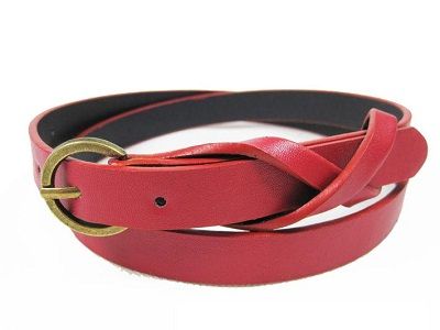 Красный пояс. Фото fashion.daobao.ru Красный пояс. Фото fashion.daobao.ru