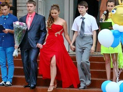 Выпускники. Фото Виктора Шамаева, Каспаров.Ru Выпускники. Фото Виктора Шамаева, Каспаров.Ru