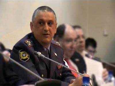 Первый свидетель "болотного дела" Дмитрий Дейниченко, заместитель начальника управления охраны общественного порядка ГУ МВД России по г. Москве. Полковник полиции (bolotnoedelo.info) Первый свидетель "болотного дела" Дмитрий Дейниченко, заместитель начальника управления охраны общественного порядка ГУ МВД России по г. Москве. Полковник полиции (bolotnoedelo.info)