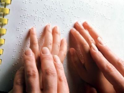 Слепой школьник. Фото: sanatate.md Слепой школьник. Фото: sanatate.md