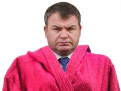 Халатность Сердюкова. Коллаж: twitter.com/KostyOr Халатность Сердюкова. Коллаж: twitter.com/KostyOr