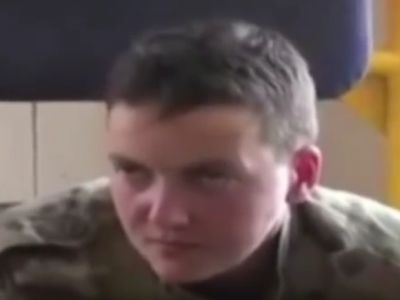 Надежда Савченко в плену. Источник: http://www.youtube.com/watch?v=1HmH1RUbhA0 Надежда Савченко в плену. Источник: http://www.youtube.com/watch?v=1HmH1RUbhA0