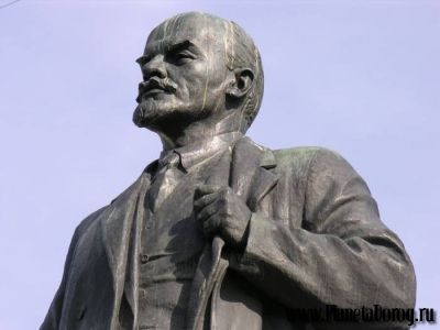 Памятник Ленину. Фото gosnews.bit-hosting.com Памятник Ленину. Фото gosnews.bit-hosting.com
