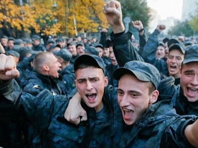 Срочнослужащие на Банковой, Киев. Фото публикуется в блоге автора Срочнослужащие на Банковой, Киев. Фото публикуется в блоге автора