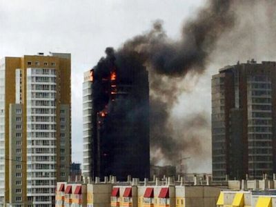 Пожар в высотке. Фото: "РГ" Пожар в высотке. Фото: "РГ"