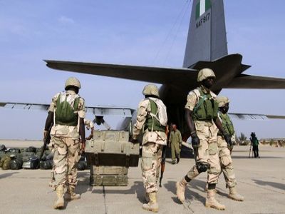 Самолет РФ в Нигерии. Фото: lenta.ru Самолет РФ в Нигерии. Фото: lenta.ru