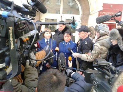 Прокуроры у Замоскворецкого суда после зачтения приговора, 30.12. Источник - https://twitter.com/MaloverjanBBC Прокуроры у Замоскворецкого суда после зачтения приговора, 30.12. Источник - https://twitter.com/MaloverjanBBC