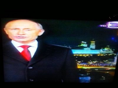 Экран с трансляцией обращения, 21.12.2014. Источник - http://www.aboutru.com/2015/01/10888/ Экран с трансляцией обращения, 21.12.2014. Источник - http://www.aboutru.com/2015/01/10888/