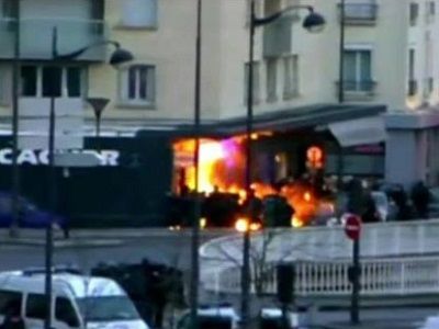 Штурм в районе Порт-де-Винсенн, 9.01. Из трансляции SkyNews Штурм в районе Порт-де-Винсенн, 9.01. Из трансляции SkyNews