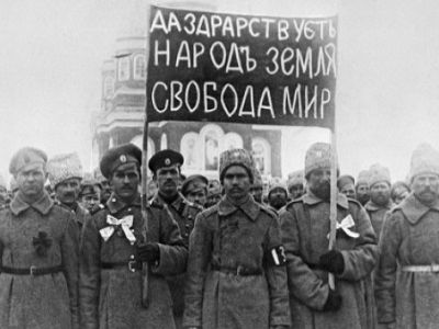 Революционные солдаты после февраля 1917-го. Источник - http://rusplt.ru/ Революционные солдаты после февраля 1917-го. Источник - http://rusplt.ru/