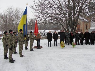 Старобельск, 23.1.15. Церемония у мемориала славы в память освобождения города от нацистов. Источник - https://www.facebook.com/ato.news/ Старобельск, 23.1.15. Церемония у мемориала славы в память освобождения города от нацистов. Источник - https://www.facebook.com/ato.news/