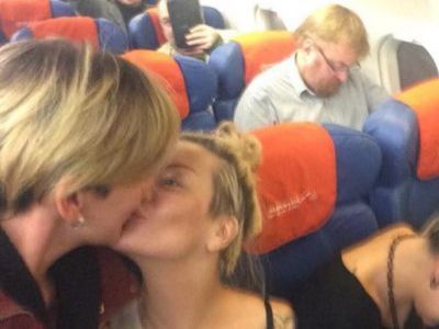 Поцелуй на фоне Милонова. Фото участниц Поцелуй на фоне Милонова. Фото участниц